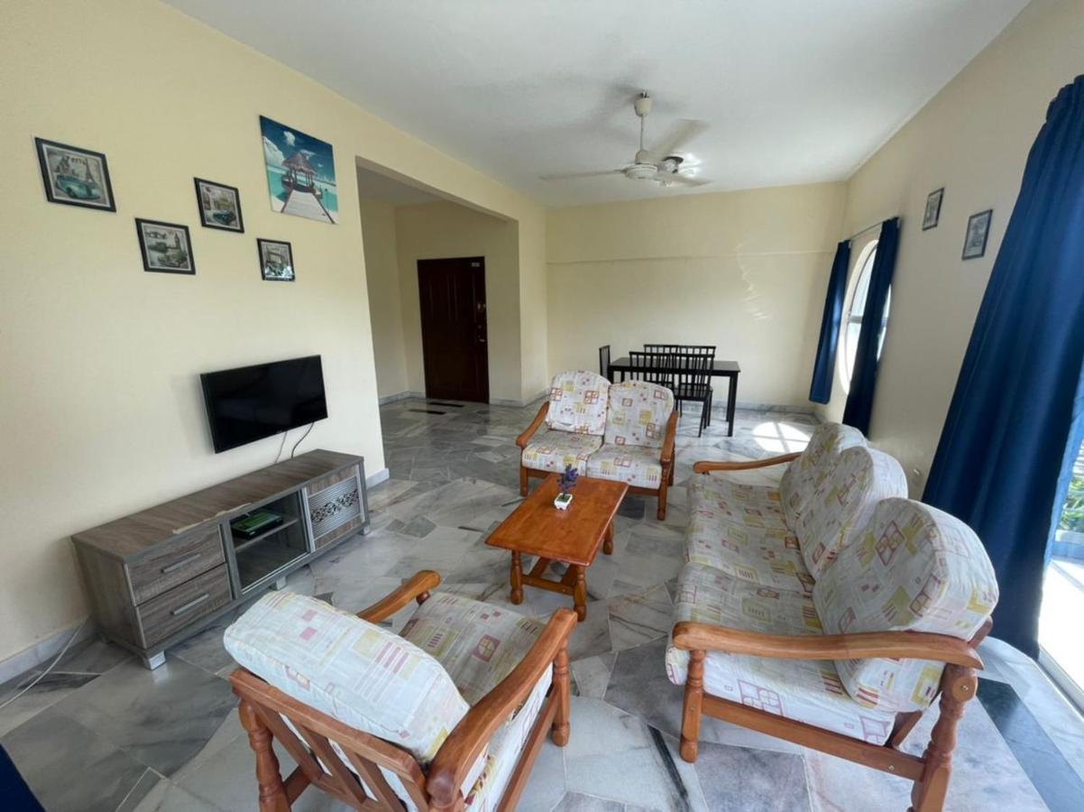 Fullhouse Marina View Villas Apartment Porto Dickson Exterior foto