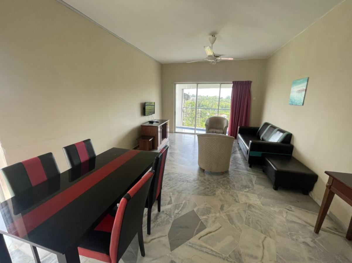 Fullhouse Marina View Villas Apartment Porto Dickson Exterior foto