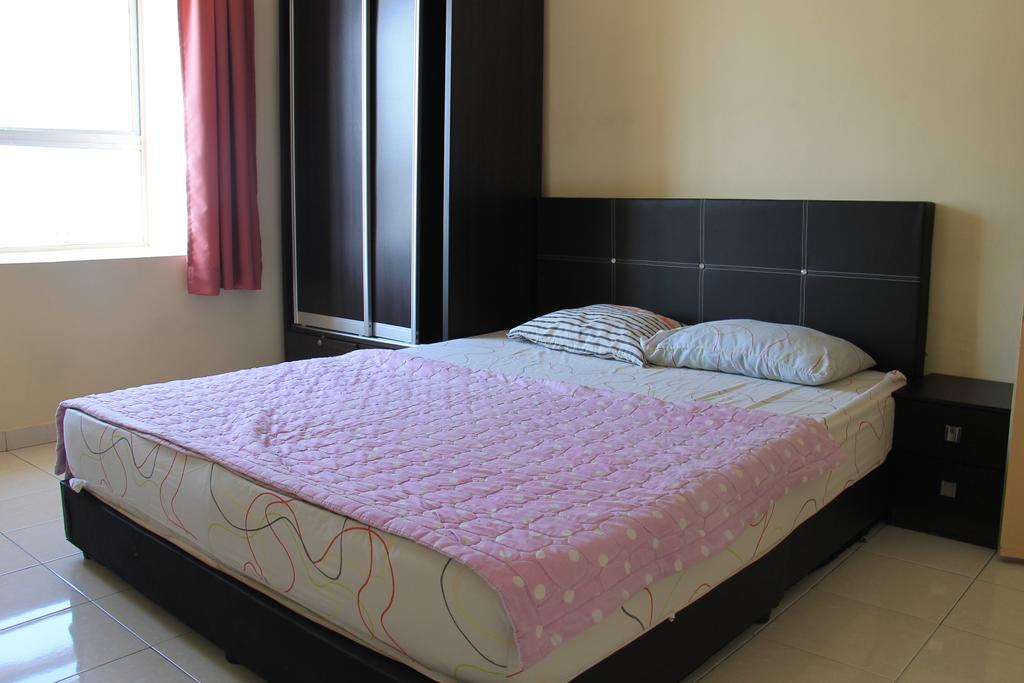Fullhouse Marina View Villas Apartment Porto Dickson Exterior foto